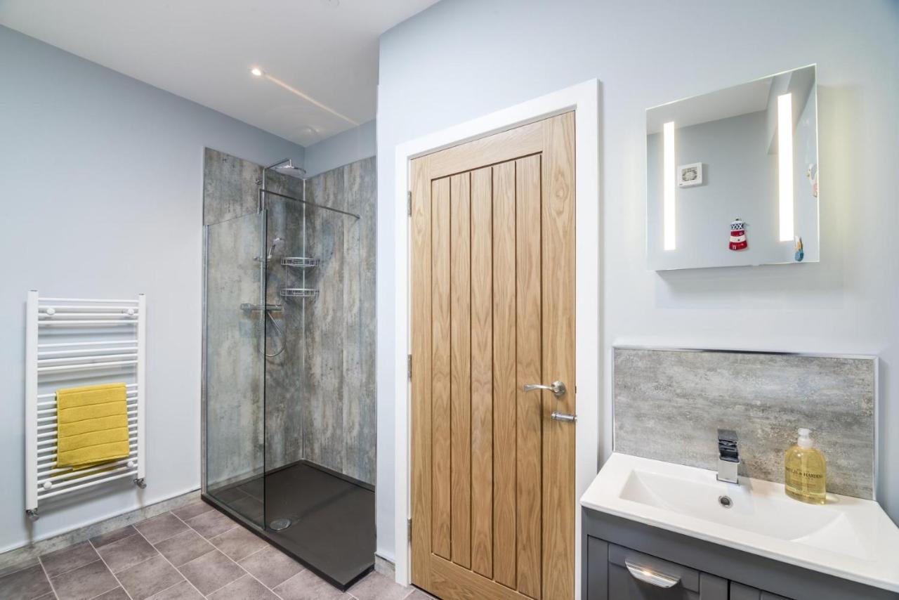 To Mawr - 2 Bedroom Apartment - Tenby Zewnętrze zdjęcie